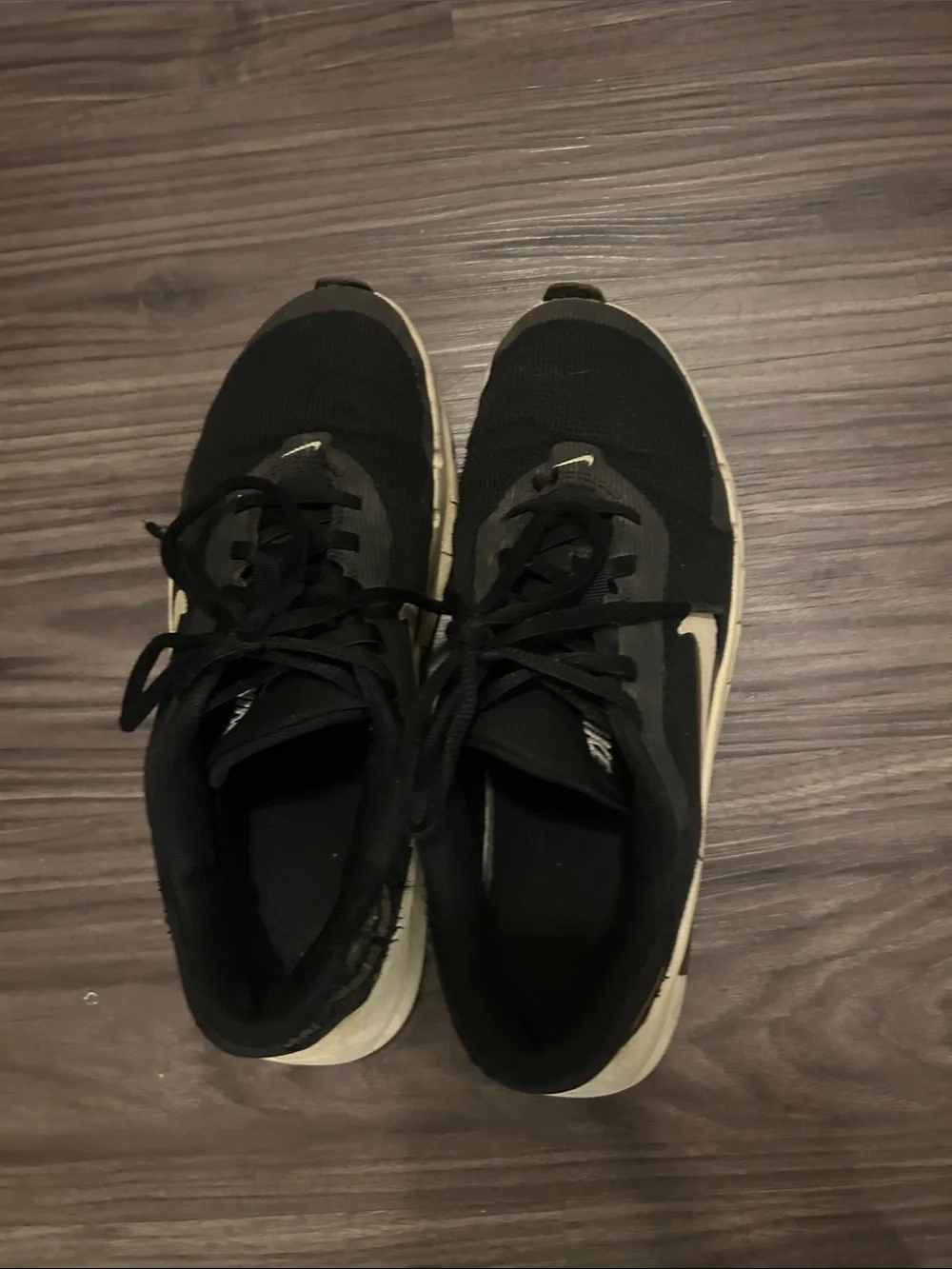 Nike Kids Black and Cream Low-Top Sneakers
